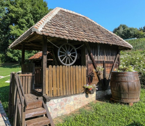 Rural household "Kapetanovi vinogradi" (Captain's vineyards)